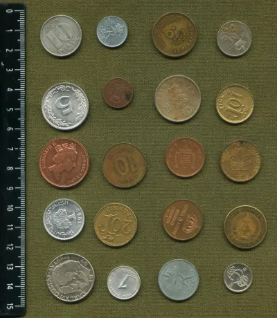 Лот: 20664192. Фото: 1. иностранные монеты лотом 20 штук... Наборы монет