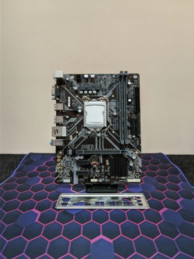 Лот: 25090073. Фото: 1. Материнская плата Gigabyte/LGA1151v2... Материнские платы
