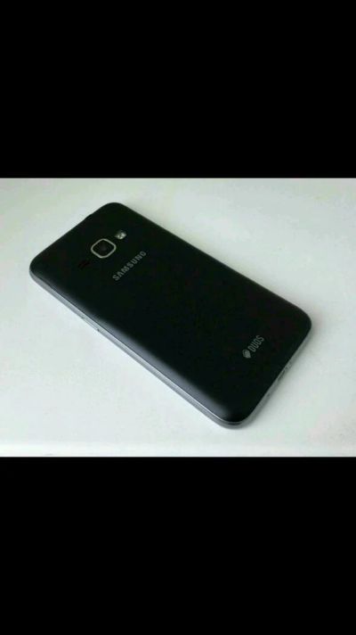 Лот: 9661559. Фото: 1. Samsung gelaxy j1 2016. Смартфоны