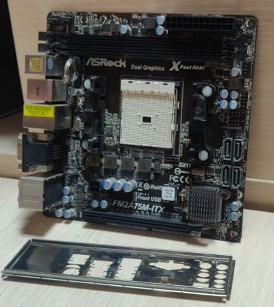 Лот: 18855382. Фото: 1. Мат. плата ASRock FM2A75M-ITX... Материнские платы
