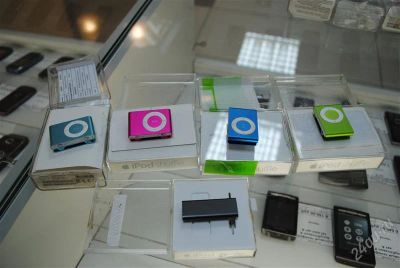 Лот: 840254. Фото: 1. Ipod SHUFFLE 1GB. Плееры