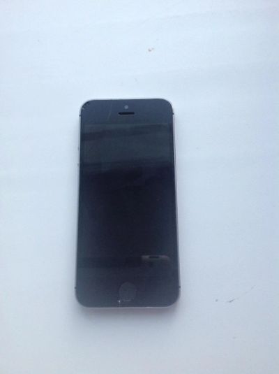 Лот: 8646175. Фото: 1. iPhone 5 s. Смартфоны
