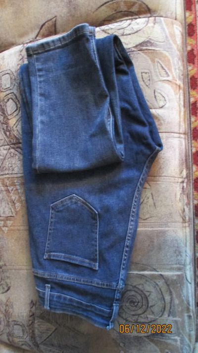 Лот: 18579162. Фото: 1. Брюки джинсы женские б/у. Брюки, шорты