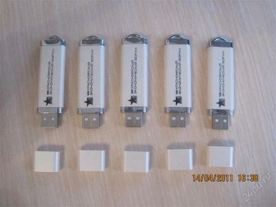 Лот: 901403. Фото: 1. Флешки по 2гб. USB-флеш карты