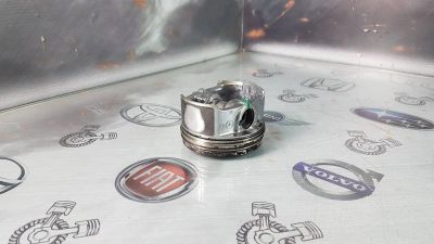 Лот: 23584389. Фото: 1. Поршень Mercedes-Benz C-Class... Двигатель и элементы двигателя