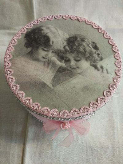 Лот: 15563154. Фото: 1. Коробка- шкатулка " Девочки" декупаж. Декупаж