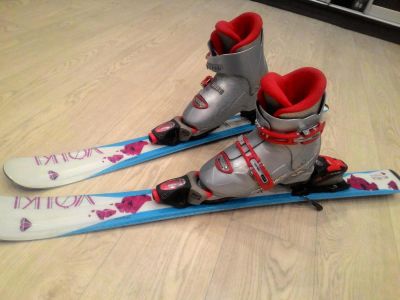 Лот: 10752663. Фото: 1. горные лыжи с ботинками детские. Комплект в сборе