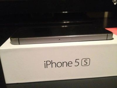 Лот: 5037650. Фото: 1. Продам iPhone 5S Space Gray... Кнопочные мобильные телефоны