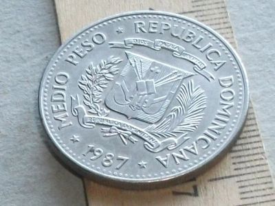 Лот: 16188283. Фото: 1. Монета 1/2 песо Доминиканская... Америка