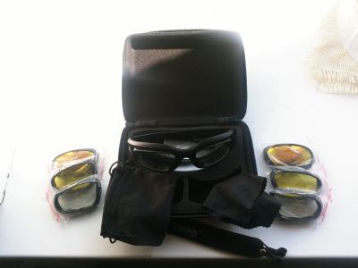 Лот: 17901966. Фото: 1. Очки. Очки солнцезащитные