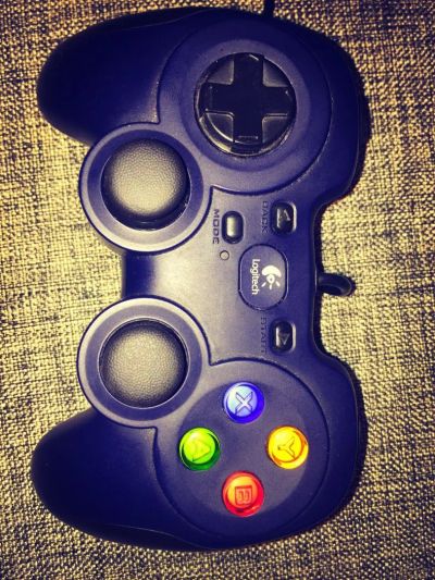 Лот: 8375867. Фото: 1. Продам Logitech Gamepad F310. Аксессуары для игровых приставок, консолей, геймпады