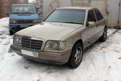 Лот: 12641446. Фото: 1. Mercedes-Benz E-Class E220, 1993... Автомобили