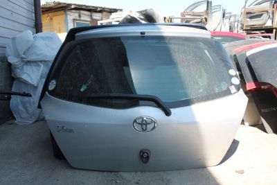 Лот: 4284232. Фото: 1. Дверь 5-я Toyota Vitz SCP90. Кузов
