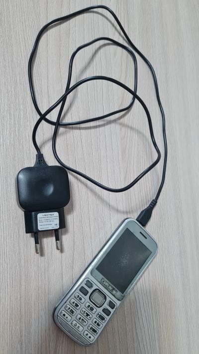 Лот: 20576292. Фото: 1. Телефон 2 G б/у ( П ). Кнопочные мобильные телефоны