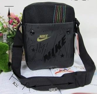 Лот: 3732845. Фото: 1. спортивная сумка NIKE. Сумки