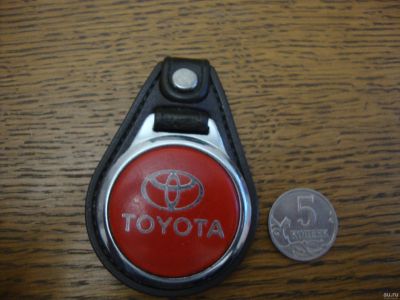 Лот: 15542399. Фото: 1. Брелок TOYoTA.Кожа+металл. Турция... Брелоки для ключей