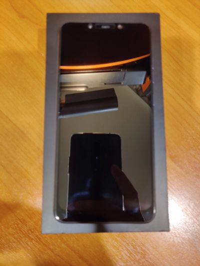 Лот: 15158006. Фото: 1. Xiaomi pocophone f1. Смартфоны