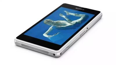 Лот: 4385604. Фото: 1. sony z1 compact. Смартфоны