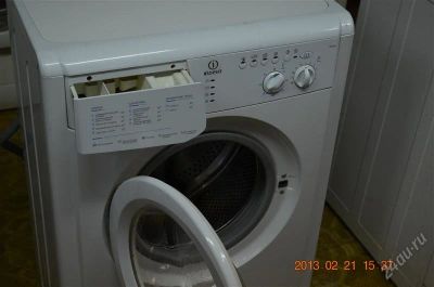 Лот: 2535261. Фото: 1. Стиральная машина Indesit WISL... Стиральные машины