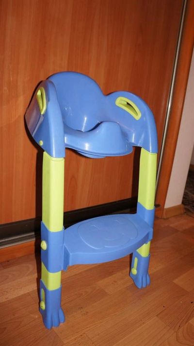 Лот: 3126212. Фото: 1. Детский стульчик для унитаза Thermobaby. Другое (дети растут)