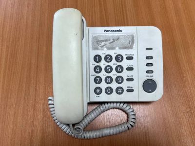 Лот: 25045557. Фото: 1. Телефон Panasonic KX-TS2352RU. Проводные телефоны