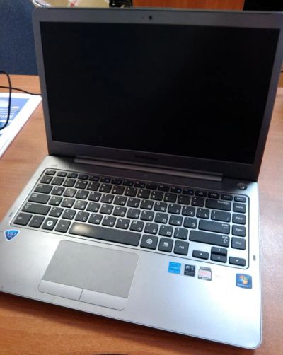 Лот: 4530249. Фото: 1. 14" Ноутбук Samsung NP535U4C-S02RU... Ноутбуки