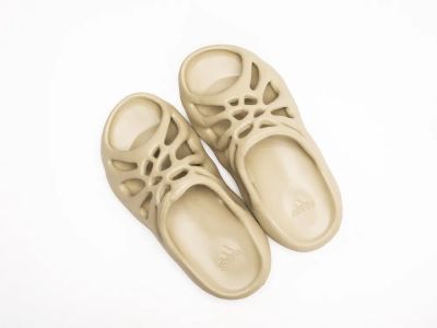Лот: 20288217. Фото: 1. Сланцы Adidas Yeezy 450 slide. Шлепанцы, сланцы