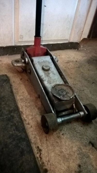 Лот: 11133786. Фото: 1. Домкрат подкатной 2 шт Читайте... Домкраты