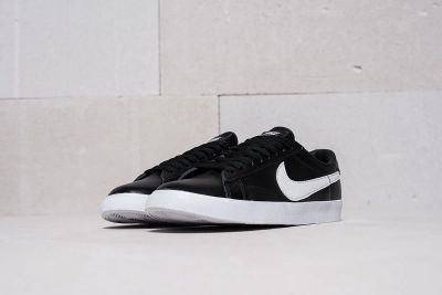 Лот: 11618042. Фото: 1. Кроссовки Nike Tennis Classic. Кеды, кроссовки, слипоны