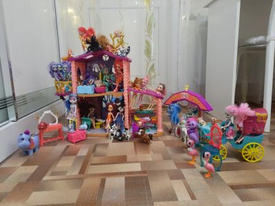 Лот: 19834915. Фото: 1. Enchantimals дом, куклы, карета. Куклы и аксессуары