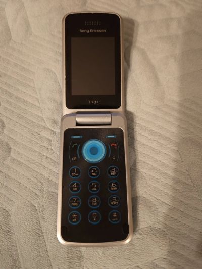Лот: 20837418. Фото: 1. Телефон Sony Ericsson T707. Кнопочные мобильные телефоны