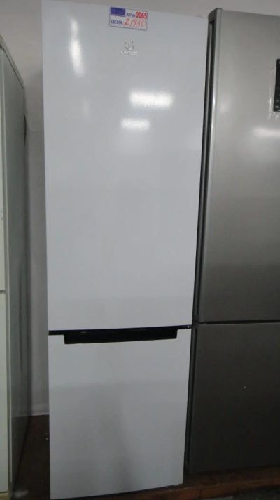 Лот: 5984068. Фото: 1. Холодильник Indesit DFE 4200W... Холодильники, морозильные камеры