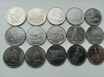 Лот: 15145306. Фото: 1. 5 рублей все разные с рубля. Россия после 1991 года