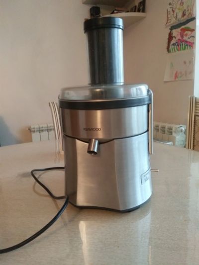 Лот: 12525262. Фото: 1. соковыжималка Kenwood JE810. Кухонная