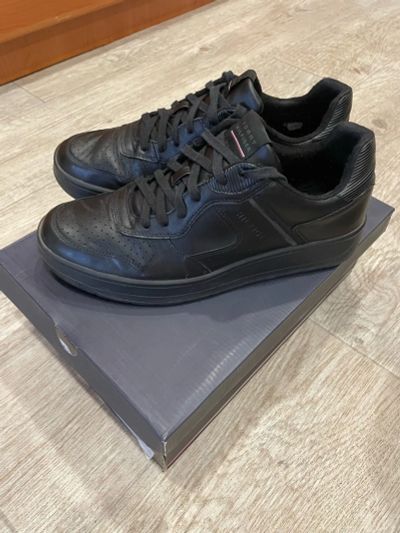 Лот: 21099717. Фото: 1. Кроссовки Tommy Hilfieger. Кеды, кроссовки, слипоны