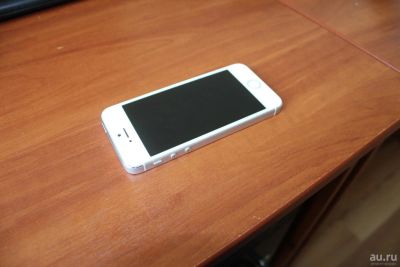Лот: 10094156. Фото: 1. iphone 5s 64GB белый. Смартфоны