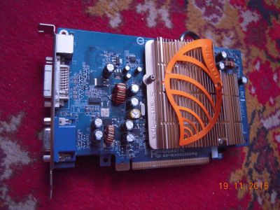 Лот: 6462804. Фото: 1. GeForce 6600 300Mhz PCI-E 256Mb... Видеокарты