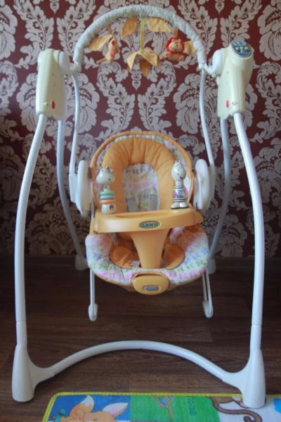 Лот: 3980413. Фото: 1. Электронные качели Graco Swing... Ходунки, прыгунки, качели