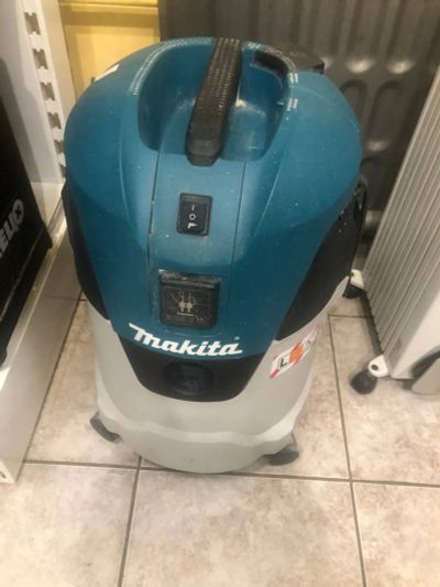 Лот: 22824878. Фото: 1. Пылесос строительный Makita VC2512L... Пылесосы, паровые швабры