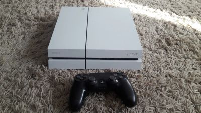 Лот: 16643746. Фото: 1. PS4. Игровые приставки, консоли