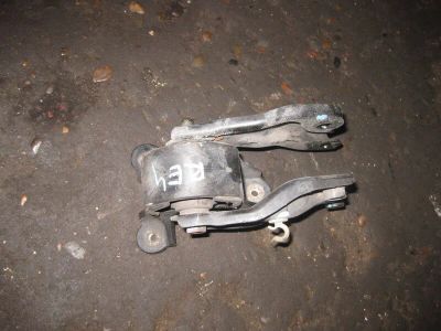 Лот: 20896831. Фото: 1. Подушка двигателя Honda Cr-V RE4... Двигатель и элементы двигателя