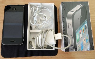 Лот: 7763283. Фото: 1. iPhone 4 16GB Black. Смартфоны