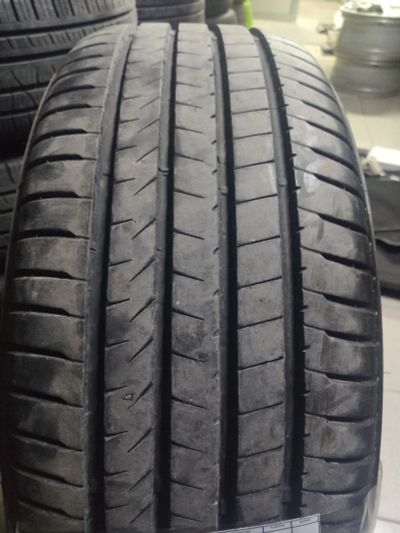Лот: 18412309. Фото: 1. Bridgestone 265/60/18. Шины