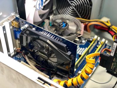 Лот: 13549289. Фото: 1. Gigabyte GeForce GT 440 1GB (Не... Видеокарты