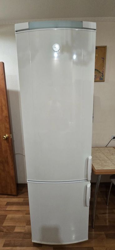 Лот: 24695817. Фото: 1. Холодильник Electrolux. Холодильники, морозильные камеры