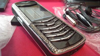 Лот: 7600993. Фото: 1. Vertu Signature Silver Swarovski... Кнопочные мобильные телефоны