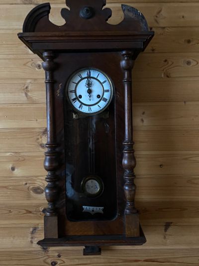 Лот: 21090011. Фото: 1. Антикварные часы начала 1900 годов. Предметы интерьера и быта