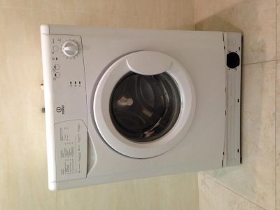 Лот: 4710924. Фото: 1. Стиральная машинка indesit б/у. Стиральные машины