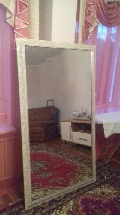 Лот: 13887856. Фото: 1. Раскошное зеркало в башете издерева. Шкафы, шкафы-купе