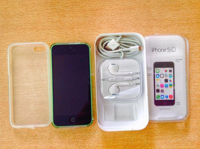 Лот: 6102381. Фото: 1. iPhone 5C 32Gb зелёный. Смартфоны